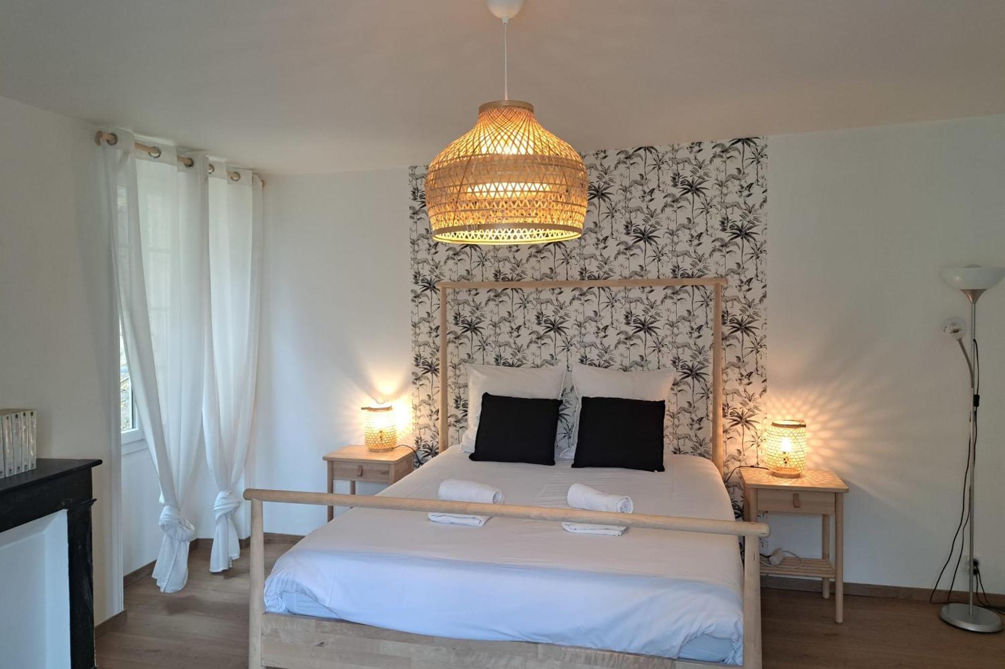 Вилла In The Heart Of Sarlat- Charming & Authentic House Экстерьер фото