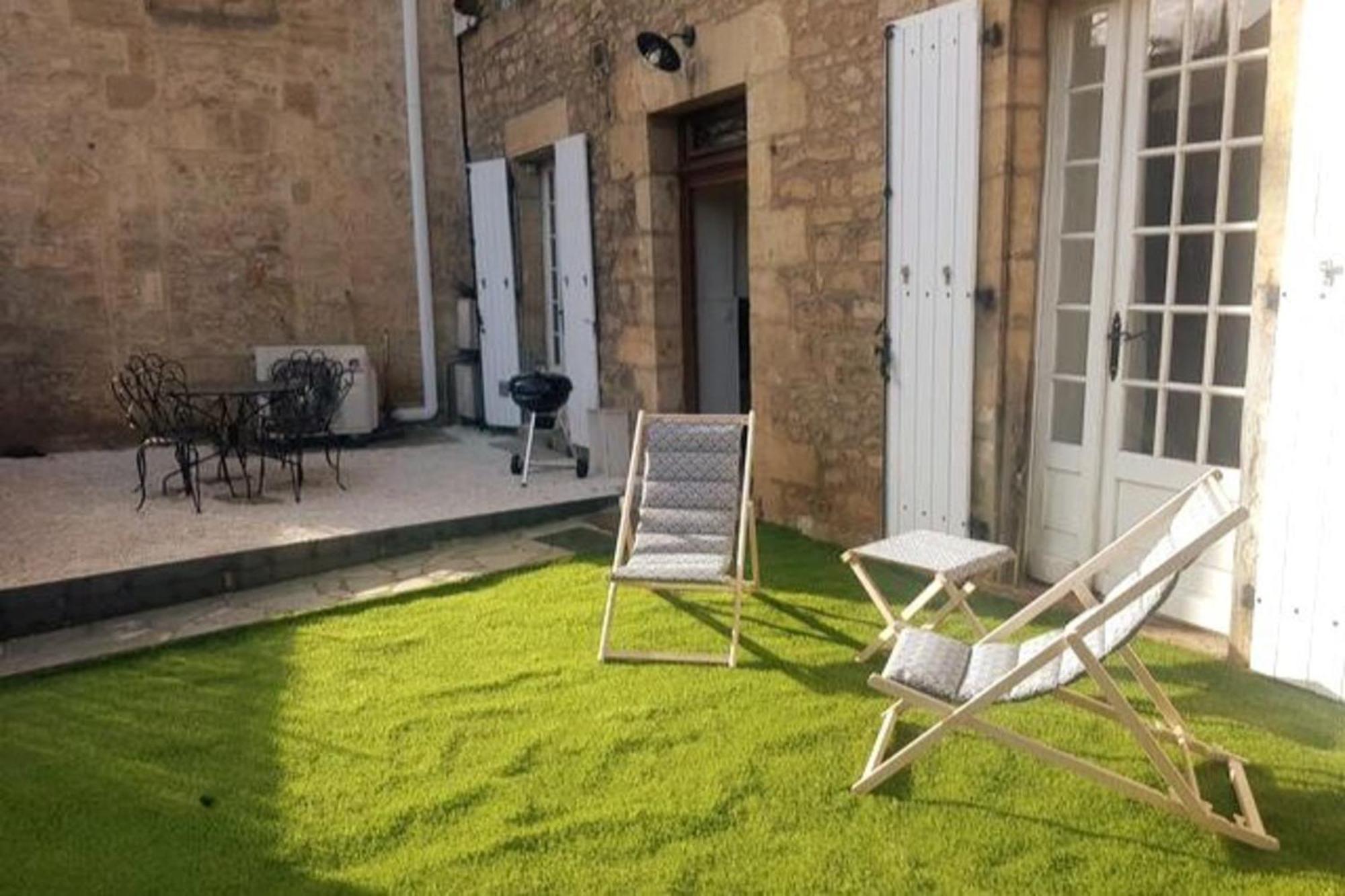 Вилла In The Heart Of Sarlat- Charming & Authentic House Экстерьер фото